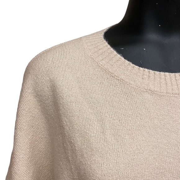 ILLA ILLA Cream Oversized Pullover Knit Sweater Size Small - Picture 2 of 7